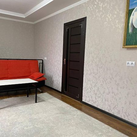 Karakol-Guest Bed & Breakfast Bagian luar foto