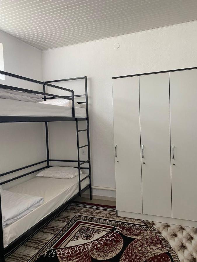 Karakol-Guest Bed & Breakfast Bagian luar foto