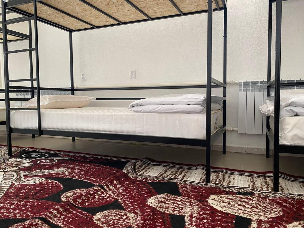 Karakol-Guest Bed & Breakfast Bagian luar foto