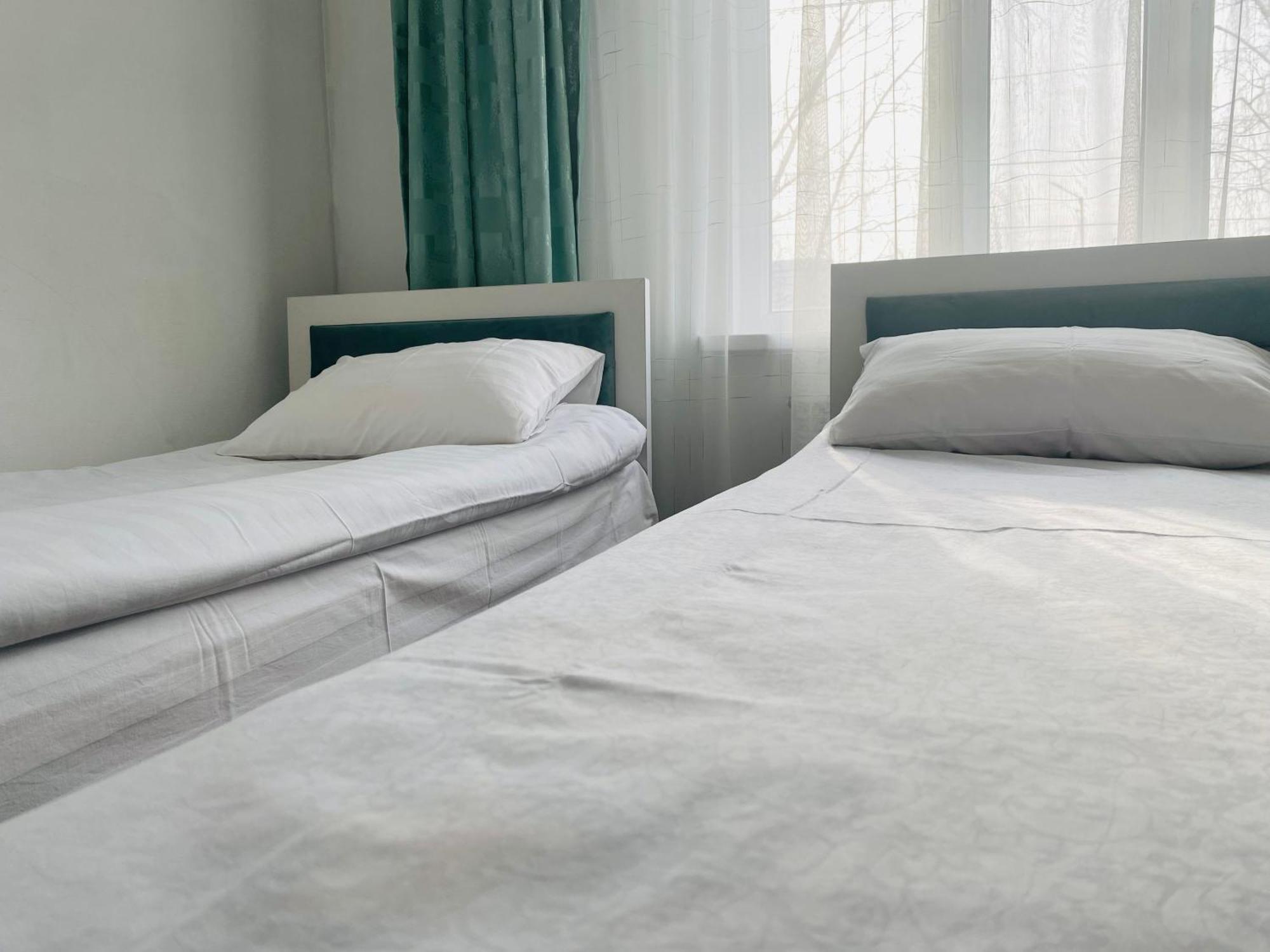 Karakol-Guest Bed & Breakfast Bagian luar foto