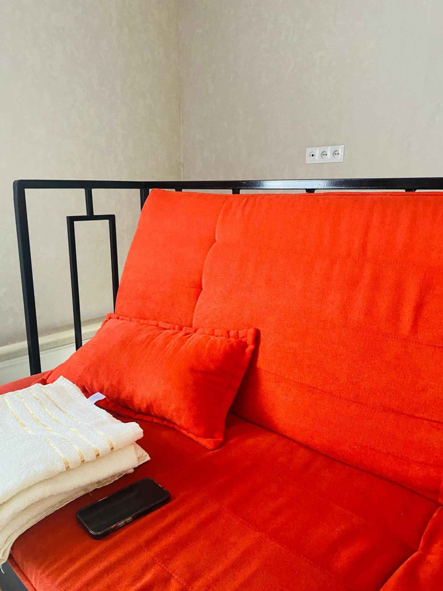 Karakol-Guest Bed & Breakfast Bagian luar foto